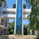 Appartement с 2 спални в *