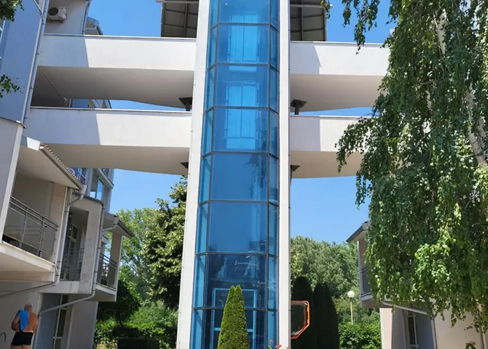 Appartement с 2 спални в *